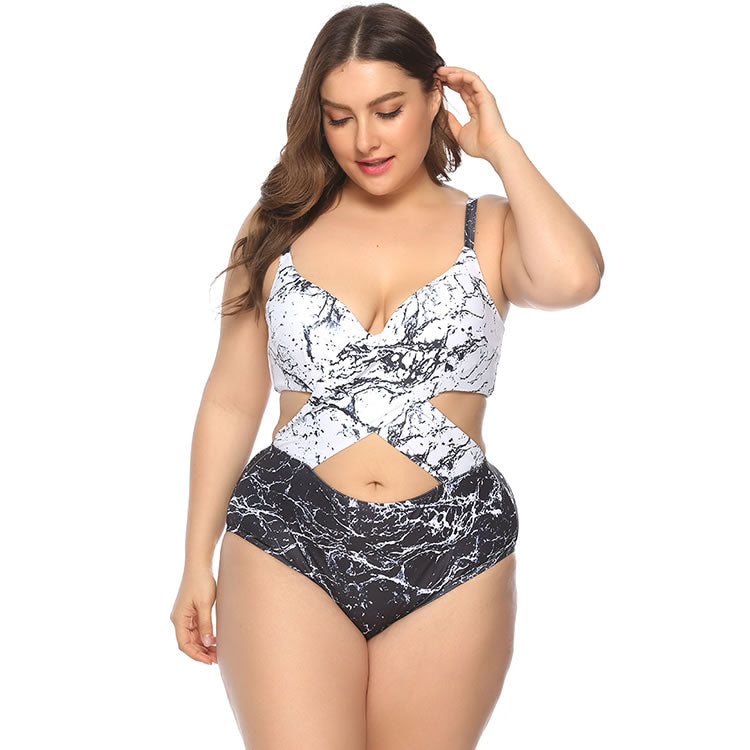Plus Size Criss-Cross Underwire Wave Print Swimsuit