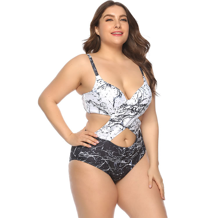 Plus Size Criss-Cross Underwire Wave Print Swimsuit
