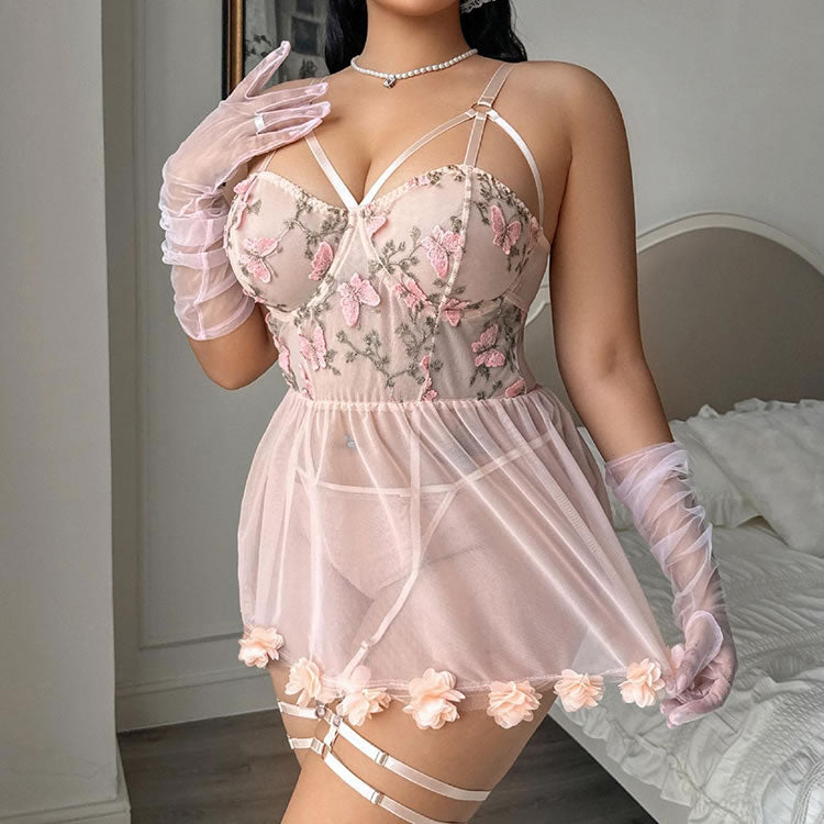 Babydoll grande taille à fleurs rose poudré avec porte-jarretelles et fleurs en 3D