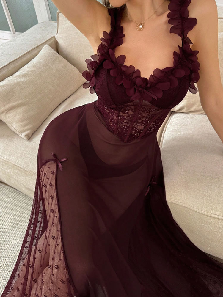 Abito lungo in chiffon bordeaux con bustier a volant e motivi floreali