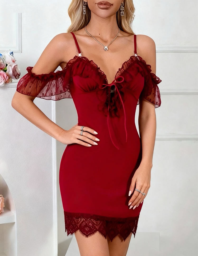 Abito lingerie bordeaux con spalle scoperte e maniche a volant
