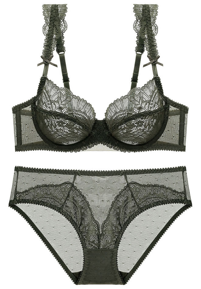 Everyday Lace Underwire Bra & Thong Set