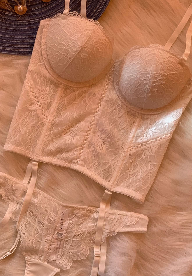 Eyes On You Lace Bra & Thong Set