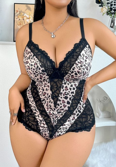 Plus size leopard teddy with scalloped lace trim